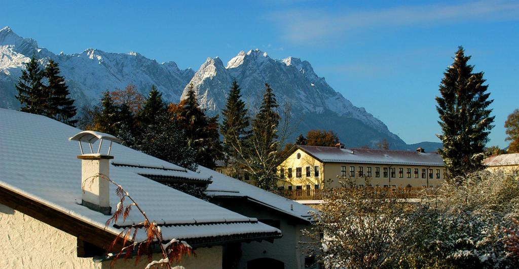 Landhaus Alpenblick Apartment Garmisch-Partenkirchen Bagian luar foto